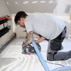 arrivee au collecteur du plancher chauffant rainure